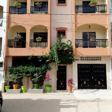 Delices Chez L'Habitant Diack Dakar Esterno foto